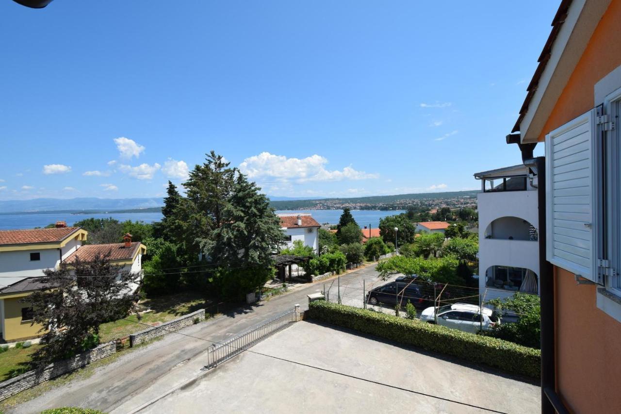 Apartments Gabrijel Malinska Exterior photo