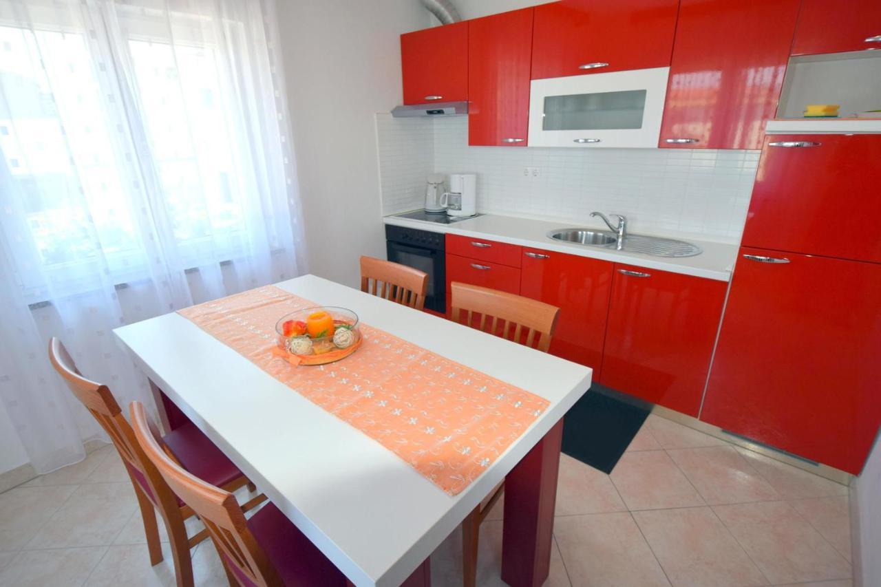 Apartments Gabrijel Malinska Exterior photo