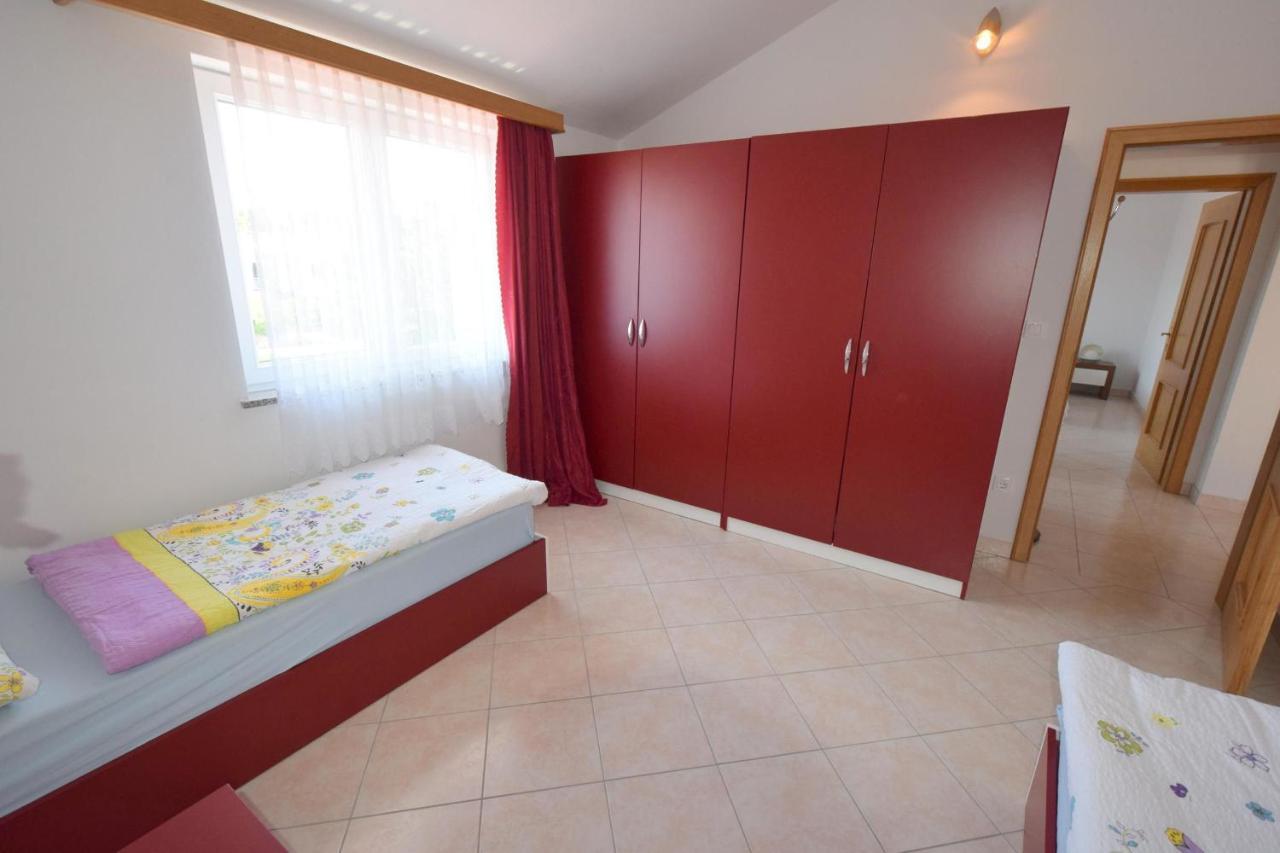 Apartments Gabrijel Malinska Exterior photo